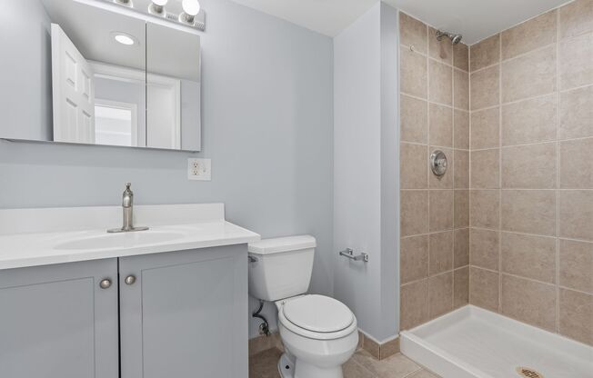 2 beds, 2 baths, 900 sqft, $2,550, Unit 512