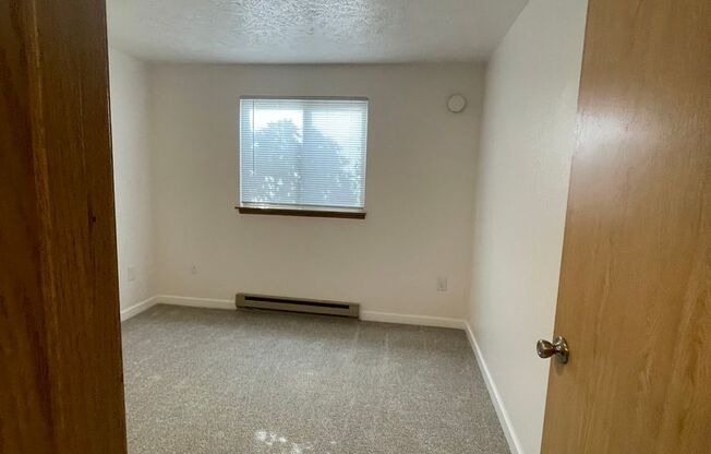 2 beds, 1 bath, 902 sqft, $1,150, Unit H - 085*