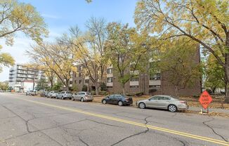 Studio, 1 bath, 450 sqft, $1,075, Unit 325B