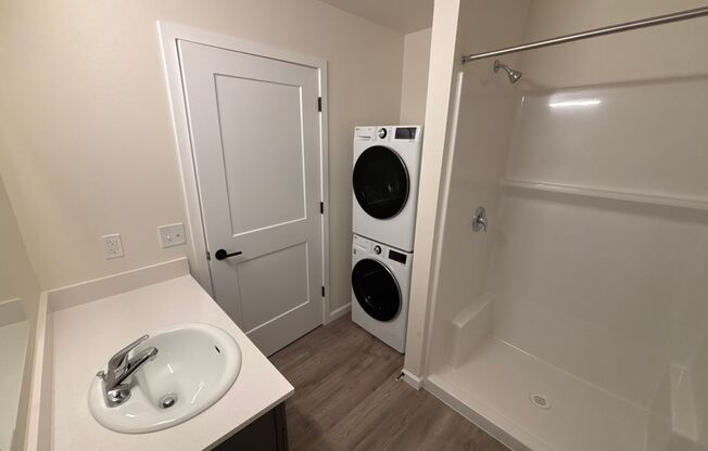 Studio, 1 bath, 398 sqft, $1,325, Unit 405