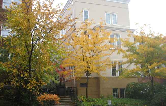 525 G Street SE