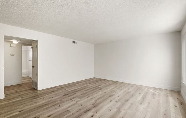 3 beds, 1 bath, 968 sqft, $1,825, Unit 56