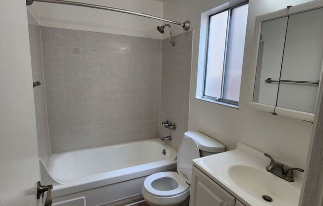 1 bed, 1 bath, $2,150, Unit 03