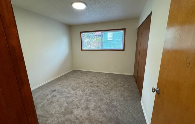 2 beds, 1 bath, 740 sqft, $1,525, Unit 10