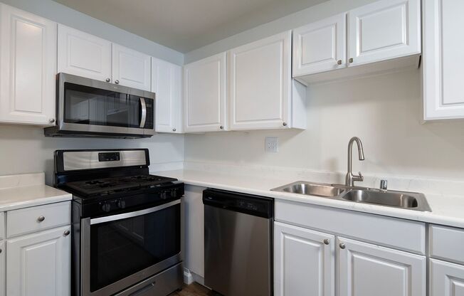 1 bed, 1 bath, $2,395, Unit 90-05