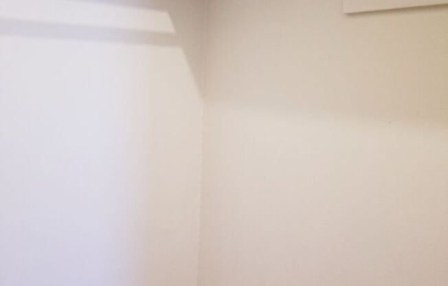 Studio, 1 bath, 450 sqft, $2,400, Unit 705