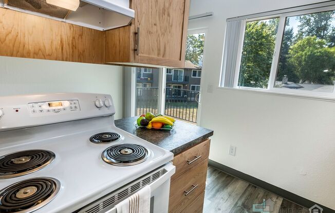 2 beds, 1 bath, 730 sqft, $1,600, Unit 79