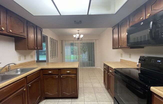 3 beds, 2 baths, $1,595