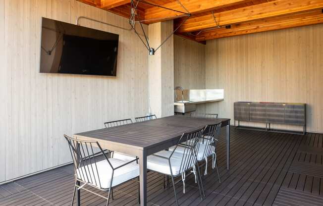 The Lenox | Rooftop Deck Dining Area