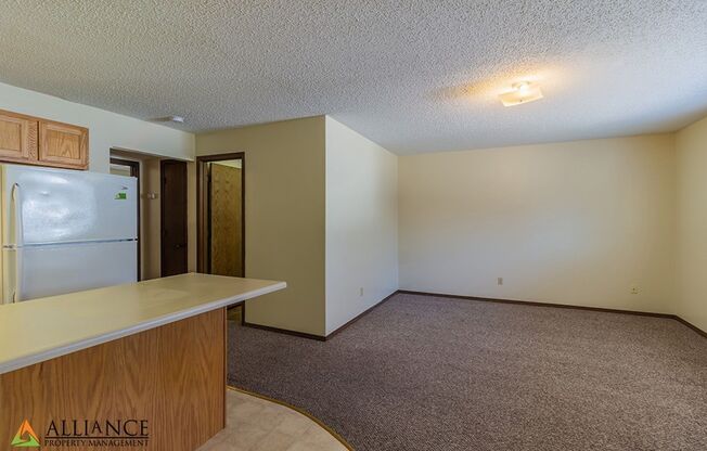 2 beds, 1 bath, 847 sqft, $850, Unit 02