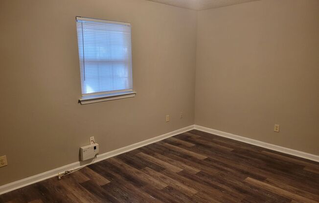 Luxurious 2 bed/2-bath apartment minutes from Whiteoak Shopping