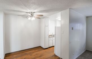 1 bed, 1 bath, 560 sqft, $2,095, Unit 28-08