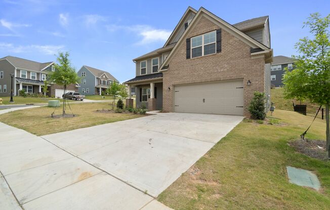 This Beautiful 4 Bedrooms, 2.5 Bathrooms is Located in The Palisades