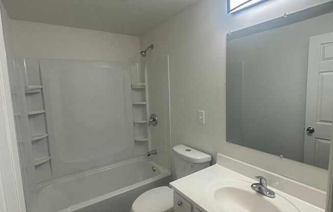 2 beds, 1 bath, 905 sqft, $1,400, Unit 5474-C