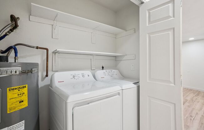 2 beds, 2 baths, 839 sqft, $1,745, Unit 25