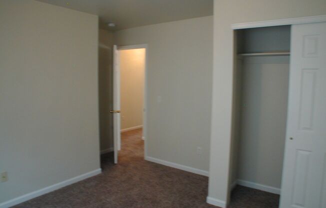 3 beds, 2 baths, 930 sqft, $1,200, Unit Apt A