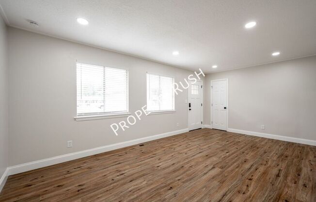 7736 HOLIDAY HLS CIR