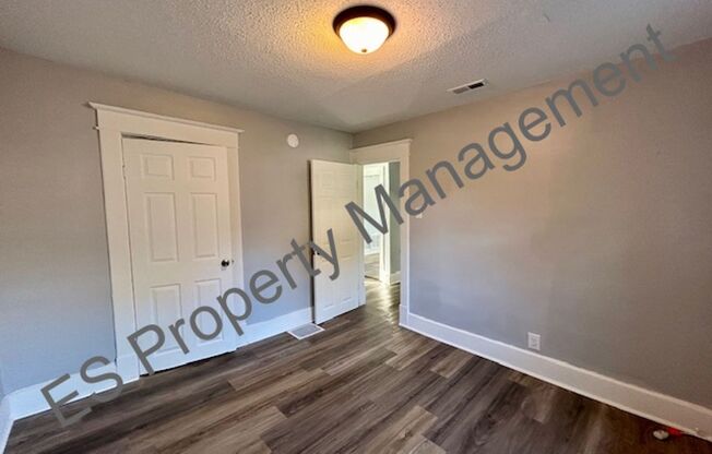 2 beds, 1 bath, $1,095