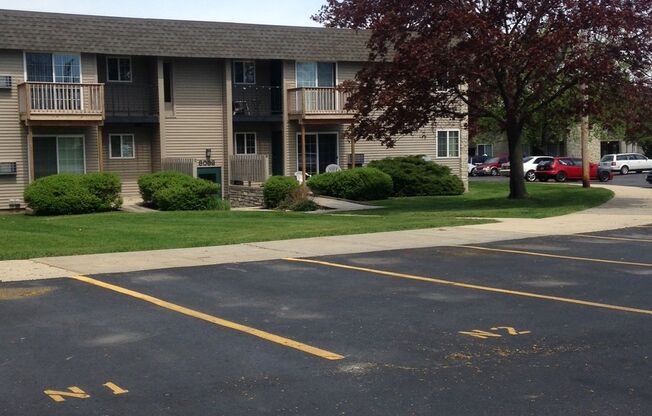 2 beds, 1 bath, 875 sqft, $1,144, Unit 7972 - 201