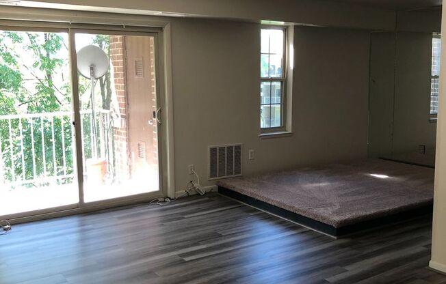 Charming 2 Bedroom Condo in Gwynn Oak!