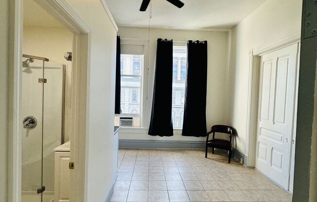 Studio, 1 bath, 300 sqft, $1,350, Unit 45