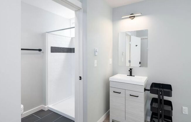 Studio, 1 bath, 278 sqft, $1,315, Unit 301