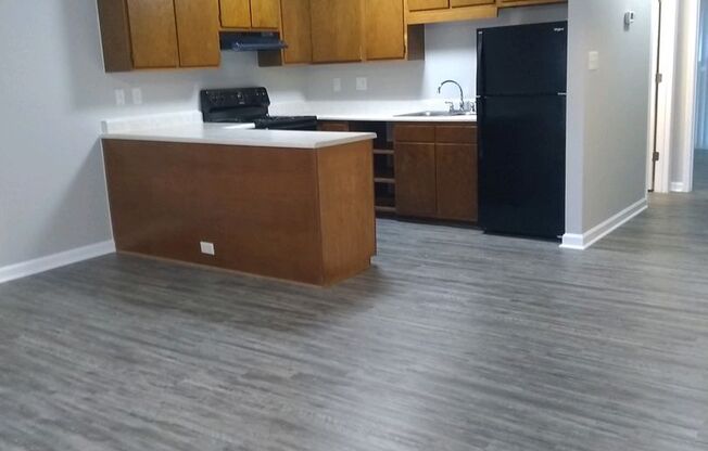 $1000 monthly, 1 bedroom, 1 bathroom