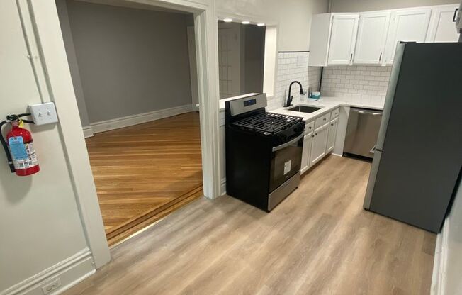 1 bed, 1 bath, 700 sqft, $2,350, Unit A05