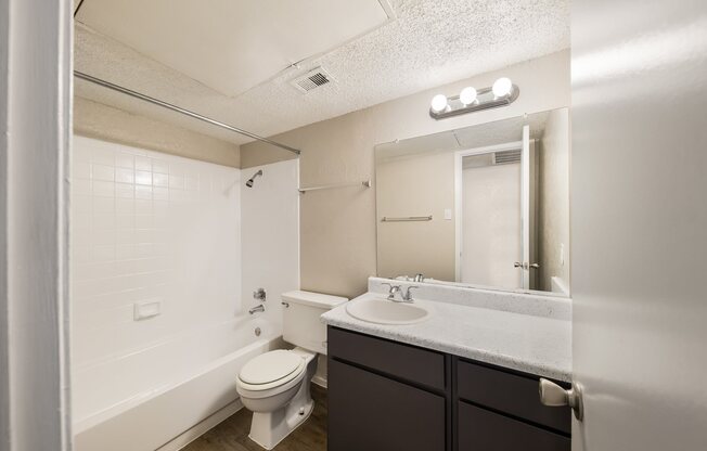 ModelUnit2Bathroom-RockCreek-DallasTX