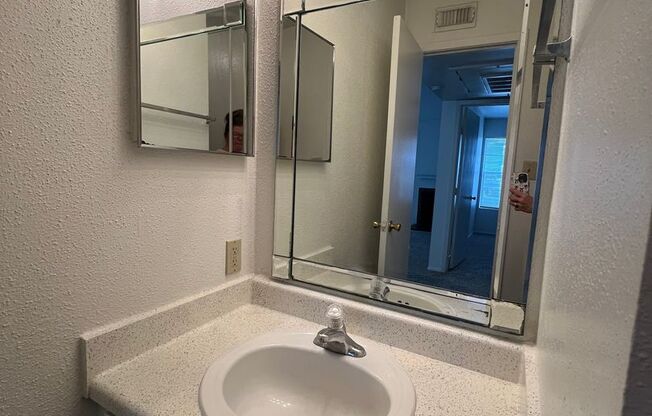 1 bed, 1 bath, 660 sqft, $1,000, Unit 108