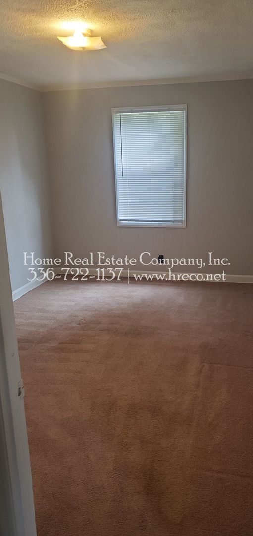 Fayetteville Village Apartments | 1336 Gray Avenue Apt A
