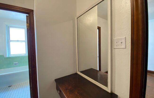 Studio, 1 bath, 400 sqft, $790, Unit 206