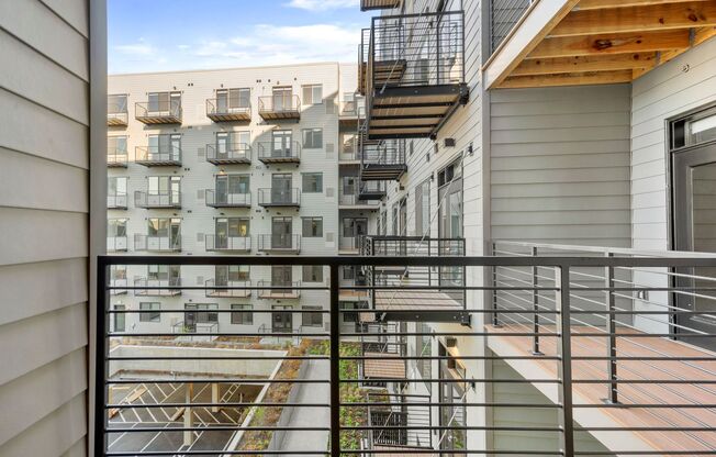 Studio, 1 bath, 548 sqft, $1,950, Unit 624
