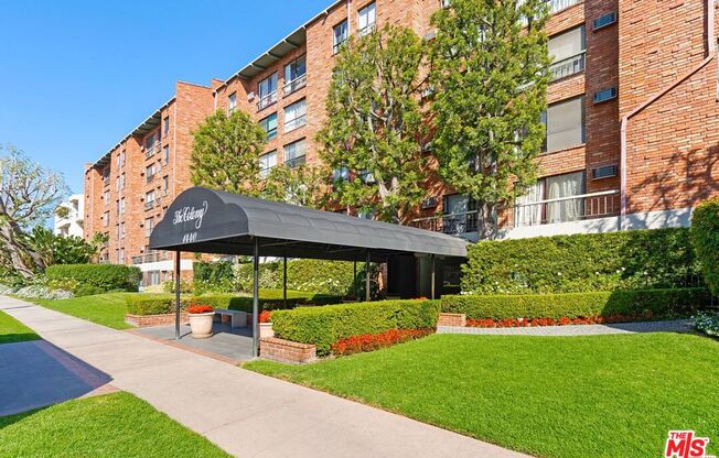 2 beds, 1.5 baths, 798 sqft, $3,899, Unit 607