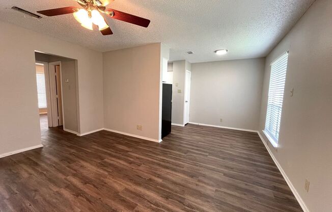 1 bed, 1 bath, 616 sqft, $895