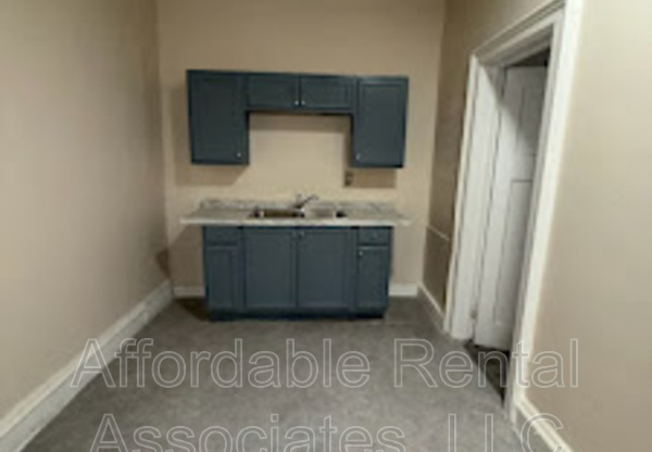 1240 W WASHINGTON ST