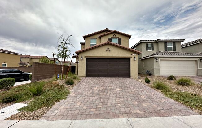 4 BEDROOM + LOFT HOME IN GATED COMMUNITY