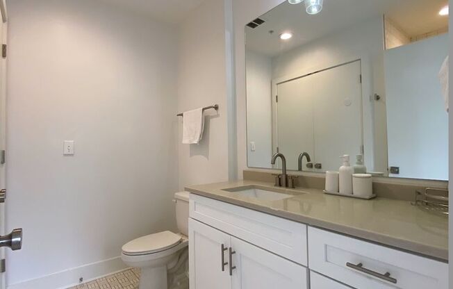 Studio, 1 bath, 360 sqft, $1,092, Unit 159-302