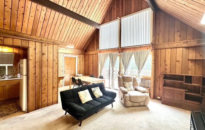 Available Now - Highly Desired 2 Bedroom, 1 Bath, Duplex in Manoa Valley!