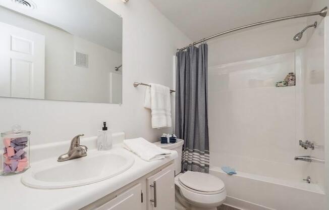 Bathroom With Bathtub at Williamsburg South, Pennsylvania