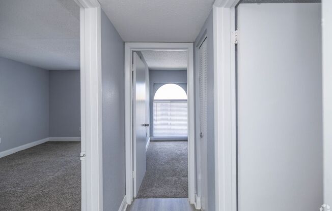 2 beds, 2 baths, 960 sqft, $1,350, Unit N6913C (2X2)