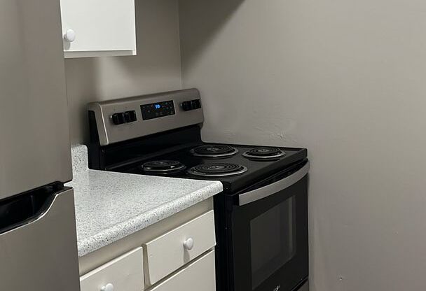 2 beds, 1 bath, 896 sqft, $2,195, Unit 107