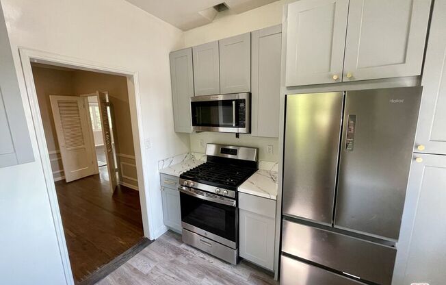 1 bed, 1 bath, 900 sqft, $3,495