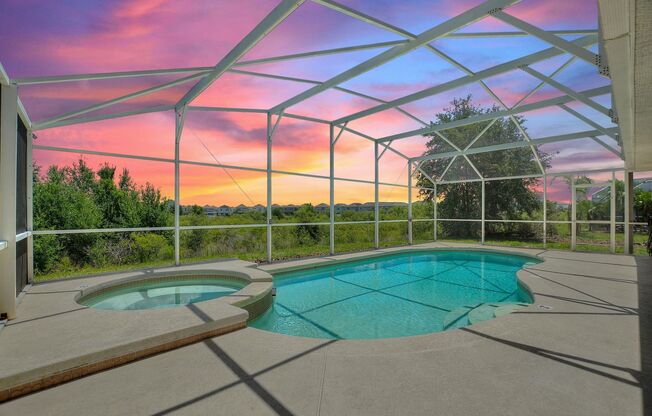Beautiful 5-Bed 4.2 Baths Pool Home! Pool Care Lawn Maintenance & Basic Cable Internet!