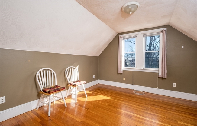 128 WALNUT ST