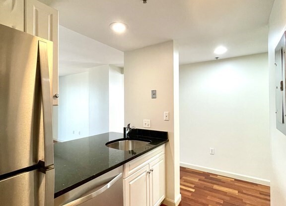 1 bed, 1 bath, 663 sqft, $3,200, Unit 2128