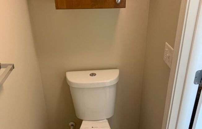 Studio, 1 bath, 160 sqft, $1,195, Unit 6B