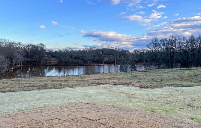 3 beds, 2.5 baths, 1,460 sqft, $1,595, Unit 326 Hummingbird Lane