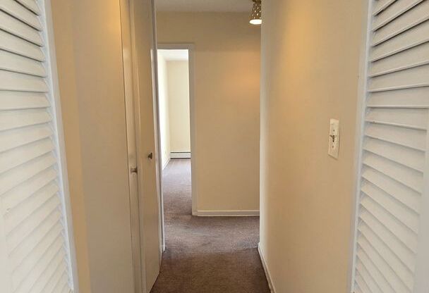 3 beds, 2 baths, $3,260, Unit 1616 - 5D