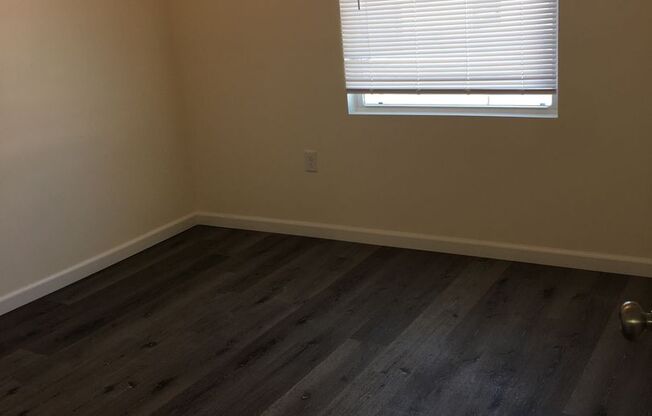 2 beds, 1 bath, 600 sqft, $725, Unit 440 SE Tefft St - Unit 09